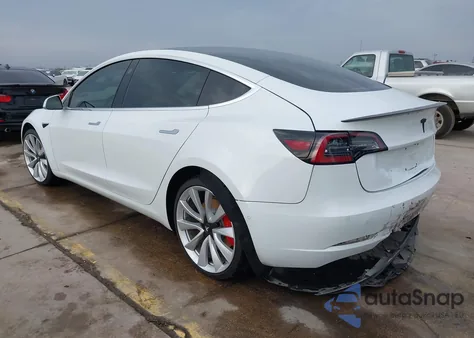 2018 Tesla Model 3 Long Range/Performance z USA, uszkodzony, nr VIN 5YJ3E1EB3JF074630